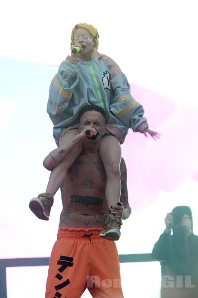 DIE ANTWOORD - 2017-07-01 - ARRAS - La Citadelle - Main Stage - Watkin Tudor Jones Jr. [Ninja] - Anri du Toit [Yolandi Visser]